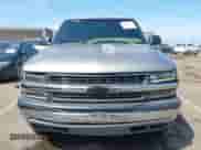2002 Chevrolet Silverado 1500 LS z VIN 1GCEK14V12Z277928, wystawiony jako IAAI lot #42049150 z przebiegiem 198 414 mil mil oraz . Historia ofert i sprzedaży dostępna na DreamBid. Obrazek 12.
