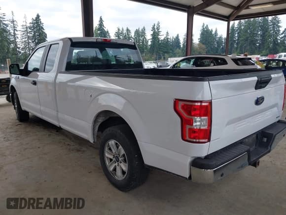 ✅ 2018 Ford F-150 XL • VIN: 1FTEX1CP6JKD23152 • Lot: 43179025. Wystawiony na IAAI z przebiegiem 136 348 mil. Bezpłatny archiwum sprzedaży aukcyjnych z USA i szczegółowy raport historii pojazdu na DreamBid. Zdjęcie 3.