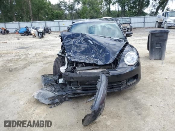 ✅ 2016 Volkswagen Beetle Wolfsburg Edition • VIN: 3VWF17AT8GM637442 • Lot: 55034595. Listed on Copart with 137,211 mi. Free auction sales archive from the USA and detailed vehicle history report at DreamBid. Image 5.