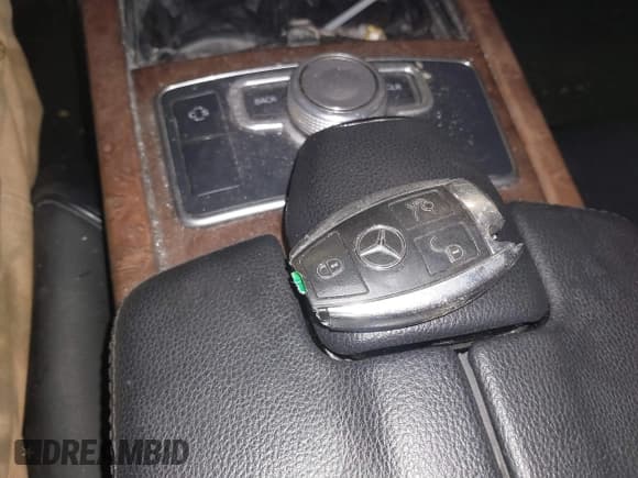 ✅ 2010 Mercedes-Benz E 350 Luxury • VIN: WDDHF8HB4AA139460 • Lot: 41660000. Listed on IAAI with 147,782 mi. Free auction sales archive from the USA and detailed vehicle history report at DreamBid. Image 11.