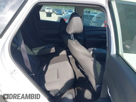 ✅ 2025 Hyundai Tucson • VIN: 3KMJA3DE9SE011238 • Lot: 43197917. Wystawiony na IAAI z przebiegiem 15 433 mil. Bezpłatny archiwum sprzedaży aukcyjnych z USA i szczegółowy raport historii pojazdu na DreamBid. Zdjęcie 8.