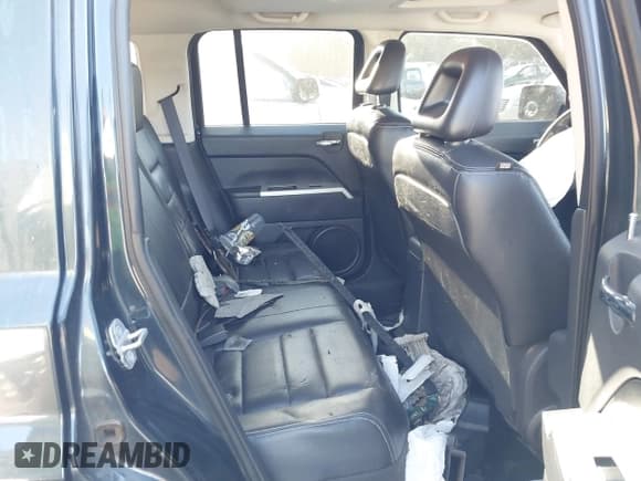 ✅ 2008 Jeep Patriot Limited • VIN: 1J8FF48W18D512467 • Lot: 43351782. Wystawiony na IAAI z przebiegiem 120 645 mil. Bezpłatny archiwum sprzedaży aukcyjnych z USA i szczegółowy raport historii pojazdu na DreamBid. Zdjęcie 8.