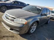 ✅ 2013 Dodge Avenger SE • VIN: 1C3CDZABXDN604951 • Лот: 43566305. Опубликован ранее на Copart с пробегом 117 595 миль. Бесплатный доступ к архиву аукционных продаж из США и подробный отчёт об истории автомобиля на DreamBid. Изображение 1.