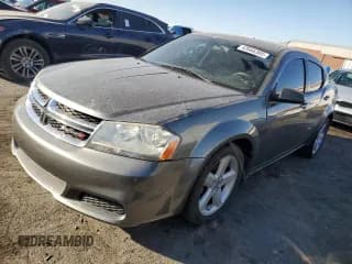 ✅ 2013 Dodge Avenger SE • VIN: 1C3CDZABXDN604951 • Лот: 43566305. Опубликован ранее на Copart с пробегом 117 595 миль. Бесплатный доступ к архиву аукционных продаж из США и подробный отчёт об истории автомобиля на DreamBid. Изображение 1.
