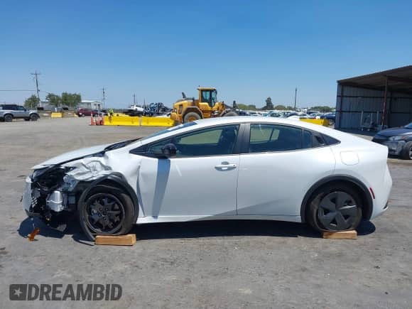 2025 Toyota Prius SE с VIN JTDACACU5S3041872, выставлен на аукционе IAAI как лот 42746943 с пробегом 6 615 миль миль и . История ставок и продаж доступна на DreamBid. Изображение 15.