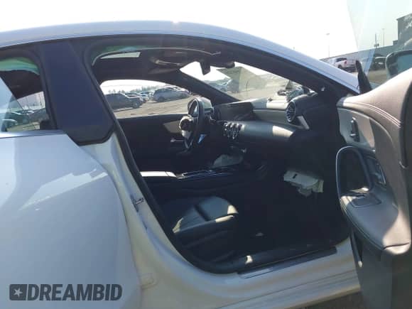 2025 Mercedes-Benz CLA 250 с VIN W1K5J4GBXSN509266, выставлен на аукционе IAAI как лот 43250720 с пробегом 31 733 миль миль и . История ставок и продаж доступна на DreamBid. Изображение 5.