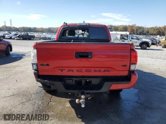 ✅ 2018 Toyota Tacoma TRD Off Road • VIN: 3TMCZ5ANXJM171119 • Лот: 92697755. Опубликован ранее на Copart с пробегом Не указан. Бесплатный доступ к архиву аукционных продаж из США и подробный отчёт об истории автомобиля на DreamBid. Изображение 6.