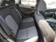 ✅ 2018 Hyundai Kona SEL • VIN: KM8K2CAAXJU163966 • Лот: 66151594. Опубликован ранее на Copart с пробегом 53 155 миль. Бесплатный доступ к архиву аукционных продаж из США и подробный отчёт об истории автомобиля на DreamBid. Изображение 10.