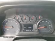 ✅ 2019 Chevrolet Silverado 1500 Custom • VIN: 3GCPYBEH4KG218460 • Lot: 66940715. Wystawiony na Copart z przebiegiem 64 480 mil. Bezpłatny archiwum sprzedaży aukcyjnych z USA i szczegółowy raport historii pojazdu na DreamBid. Zdjęcie 9.