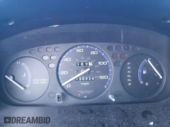 ✅ 1998 Honda Civic DX • VIN: 2HGEJ6628WH588881 • Lot: 84966124. Wystawiony na Copart z przebiegiem 130 324 mil. Bezpłatny archiwum sprzedaży aukcyjnych z USA i szczegółowy raport historii pojazdu na DreamBid. Zdjęcie 9.