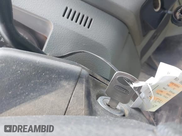 ✅ 2012 Ford F-250 XL • VIN: 1FT7X2B65CEB46912 • Lot: 42292319. Wystawiony na IAAI z przebiegiem 82 497 mil. Bezpłatny archiwum sprzedaży aukcyjnych z USA i szczegółowy raport historii pojazdu na DreamBid. Zdjęcie 11.