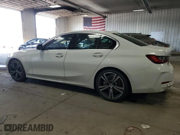 ✅ 2024 BMW 3 Series 330i xDrive • VIN: 3MW89FF05R8E16774 • Лот: 69274505. Опубликован ранее на Copart с пробегом 13 878 миль. Бесплатный доступ к архиву аукционных продаж из США и подробный отчёт об истории автомобиля на DreamBid. Изображение 2.