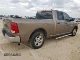 ✅ 2009 Dodge 1500 SLT • VIN: 1D3HB18P99S790332 • Lot: 63187655. Wystawiony na Copart z przebiegiem 262 050 mil. Bezpłatny archiwum sprzedaży aukcyjnych z USA i szczegółowy raport historii pojazdu na DreamBid. Zdjęcie 3.