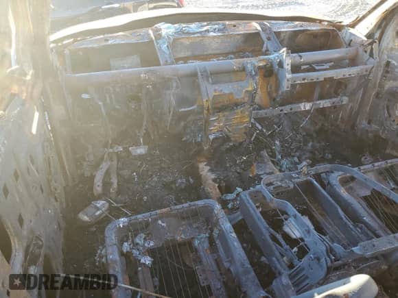 2003 Dodge 3500 ST с VIN 3D7MU48CX3G826727, выставлен на аукционе Copart как лот 79767784 с пробегом Не указан миль и На запчасти • Non repairable. История ставок и продаж доступна на DreamBid. Изображение 8.