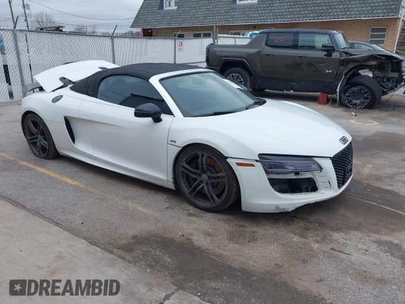✅ 2011 Audi R8 • VIN: WUAVNAFG2BN001984 • Лот: 41830131. Опубликован ранее на IAAI с пробегом 78 499 миль. Бесплатный доступ к архиву аукционных продаж из США и подробный отчёт об истории автомобиля на DreamBid. Изображение 1.