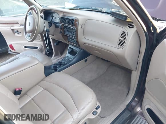 ✅ 2000 Ford Explorer • VIN: 1FMZU75EXYZA70018 • Лот: 43824856. Опубликован ранее на IAAI с пробегом 78 324 миль. Бесплатный доступ к архиву аукционных продаж из США и подробный отчёт об истории автомобиля на DreamBid. Изображение 5.