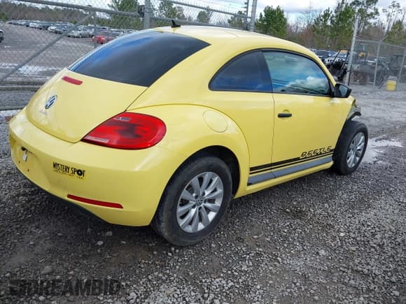 ✅ 2015 Volkswagen Beetle Fleet Edition • VIN: 3VWF17AT6FM655081 • Lot: 41623719. Listed on IAAI with 78,955 mi. Free auction sales archive from the USA and detailed vehicle history report at DreamBid. Image 4.