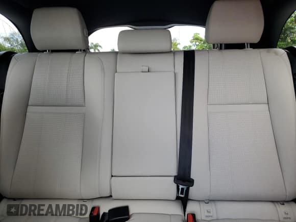 ✅ 2022 Land Rover Range Rover Velar R-Dynamic S • VIN: SALYT2EX9NA341824 • Лот: 81644885. Опубликован ранее на Copart с пробегом 21 196 миль. Бесплатный доступ к архиву аукционных продаж из США и подробный отчёт об истории автомобиля на DreamBid. Изображение 10.