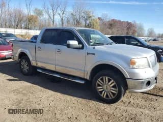 ✅ 2006 Lincoln Mark LT • VIN: 5LTPW18596FJ16335 • Lot: 91349875. Wystawiony na Copart z przebiegiem 222 570 mil. Bezpłatny archiwum sprzedaży aukcyjnych z USA i szczegółowy raport historii pojazdu na DreamBid. Zdjęcie 4.