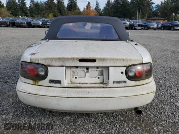 ✅ 1993 Mazda MX-5 Miata • VIN: JM1NA3519P1413691 • Lot: 76984624. Wystawiony na Copart z przebiegiem 89 282 mil. Bezpłatny archiwum sprzedaży aukcyjnych z USA i szczegółowy raport historii pojazdu na DreamBid. Zdjęcie 6.