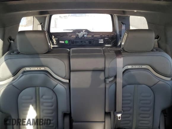 ✅ 2023 Rivian R1S Adventure • VIN: 7PDSGABA0PN009951 • Lot: 49899425. Wystawiony na Copart z przebiegiem 30 039 mil. Bezpłatny archiwum sprzedaży aukcyjnych z USA i szczegółowy raport historii pojazdu na DreamBid. Zdjęcie 10.