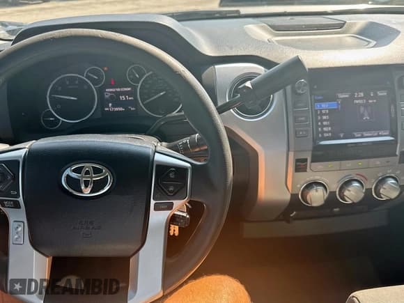 ✅ 2015 Toyota Tundra SR • VIN: 5TFRM5F14FX088723 • Lot: 80190295. Listed on Copart with 173,950 mi. Free auction sales archive from the USA and detailed vehicle history report at DreamBid. Image 9.