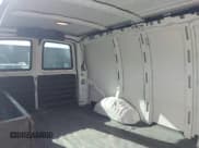 ✅ 2014 Chevrolet Express Cargo • VIN: 1GCWGFCA8E1165454 • Lot: 43226160. Wystawiony na IAAI z przebiegiem 222 902 mil. Bezpłatny archiwum sprzedaży aukcyjnych z USA i szczegółowy raport historii pojazdu na DreamBid. Zdjęcie 8.