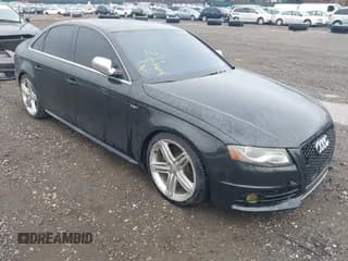 ✅ 2010 Audi S4 Premium Plus • VIN: WAUDGAFL4AA021804 • Lot: 43709110. Wystawiony na IAAI z przebiegiem 90 175 mil. Bezpłatny archiwum sprzedaży aukcyjnych z USA i szczegółowy raport historii pojazdu na DreamBid. Zdjęcie 1.