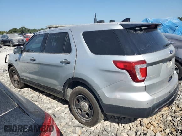 ✅ 2017 Ford Police Interceptor Utility • VIN: 1FM5K8ATXHGB71649 • Lot: 70439585. Wystawiony na Copart z przebiegiem 91 133 mil. Bezpłatny archiwum sprzedaży aukcyjnych z USA i szczegółowy raport historii pojazdu na DreamBid. Zdjęcie 2.