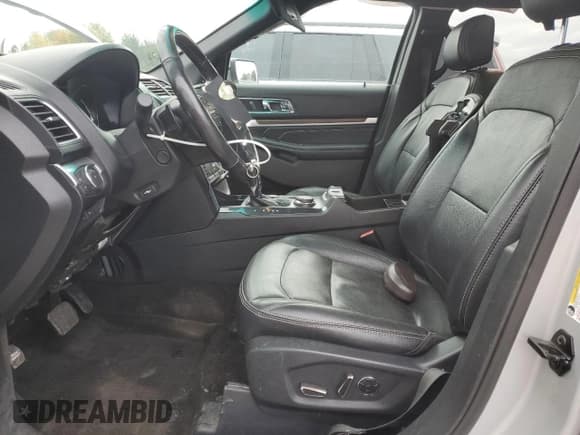 ✅ 2016 Ford Explorer Limited • VIN: 1FM5K8F86GGD06760 • Lot: 86827305. Wystawiony na Copart z przebiegiem 178 432 mil. Bezpłatny archiwum sprzedaży aukcyjnych z USA i szczegółowy raport historii pojazdu na DreamBid. Zdjęcie 7.