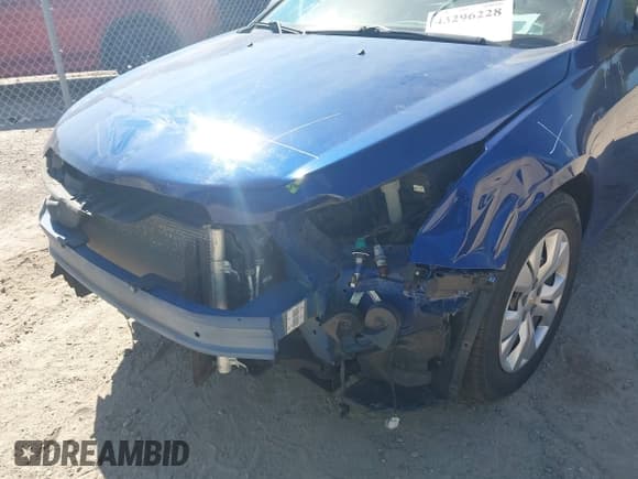 ✅ 2013 Chevrolet Cruze LS • VIN: 1G1PA5SH7D7185147 • Lot: 43296228. Listed on IAAI with 127,952 mi. Free auction sales archive from the USA and detailed vehicle history report at DreamBid. Image 6.