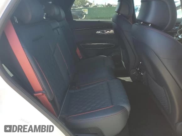 ✅ 2023 Genesis GV70 Sport • VIN: KMUMCDTC6PU137398 • Lot: 81715585. Wystawiony na Copart z przebiegiem 53 088 mil. Bezpłatny archiwum sprzedaży aukcyjnych z USA i szczegółowy raport historii pojazdu na DreamBid. Zdjęcie 11.