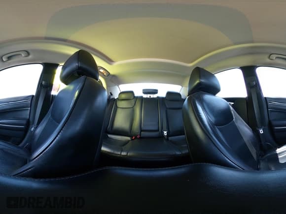 ✅ 2017 Chrysler 300 C • VIN: 2C3CCAKG7HH637483 • Lot: 42571042. Wystawiony na IAAI z przebiegiem 137 189 mil. Bezpłatny archiwum sprzedaży aukcyjnych z USA i szczegółowy raport historii pojazdu na DreamBid. Zdjęcie 18.