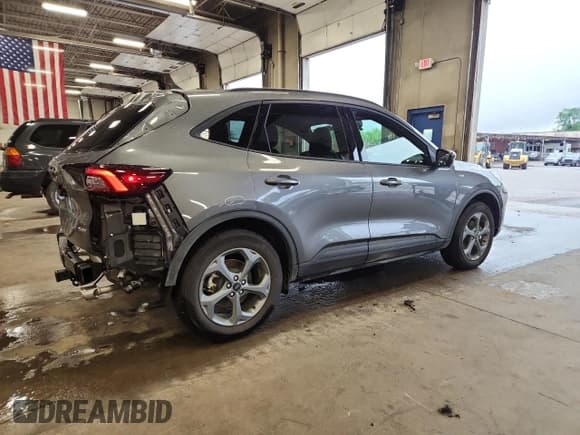 ✅ 2025 Ford Escape ST-Line Select • VIN: 1FMCU9NZ7SUA45585 • Lot: 65770245. Wystawiony na Copart z przebiegiem 5 368 mil. Bezpłatny archiwum sprzedaży aukcyjnych z USA i szczegółowy raport historii pojazdu na DreamBid. Zdjęcie 3.