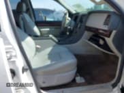 ✅ 2005 Lincoln Aviator • VIN: 5LMEU68H95ZJ27462 • Lot: 42867474. Listed on IAAI with 199,082 mi. Free auction sales archive from the USA and detailed vehicle history report at DreamBid. Image 5.