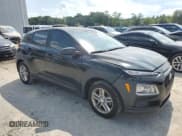 ✅ 2019 Hyundai Kona SE • VIN: KM8K12AA6KU266686 • Лот: 67202544. Опубликован ранее на Copart с пробегом 127 756 миль. Бесплатный доступ к архиву аукционных продаж из США и подробный отчёт об истории автомобиля на DreamBid. Изображение 4.