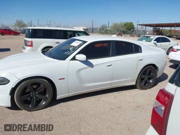 ✅ 2015 Dodge Charger Road/Track • VIN: 2C3CDXCT0FH729754 • Лот: 43566879. Опубликован ранее на IAAI с пробегом 192 055 миль. Бесплатный доступ к архиву аукционных продаж из США и подробный отчёт об истории автомобиля на DreamBid. Изображение 14.