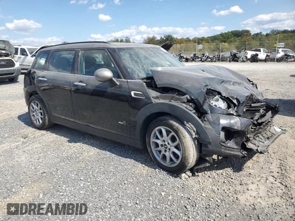 ✅ 2017 MINI Clubman Cooper • VIN: WMWLU1C52H2F26855 • Lot: 80100905. Wystawiony na Copart z przebiegiem 102 402 mil. Bezpłatny archiwum sprzedaży aukcyjnych z USA i szczegółowy raport historii pojazdu na DreamBid. Zdjęcie 4.