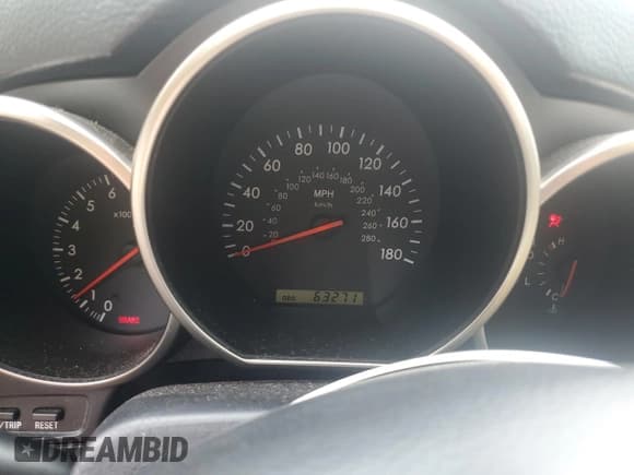 ✅ 2005 Lexus SC 430 • VIN: JTHFN48Y250070683 • Lot: 81448965. Wystawiony na Copart z przebiegiem 63 271 mil. Bezpłatny archiwum sprzedaży aukcyjnych z USA i szczegółowy raport historii pojazdu na DreamBid. Zdjęcie 9.