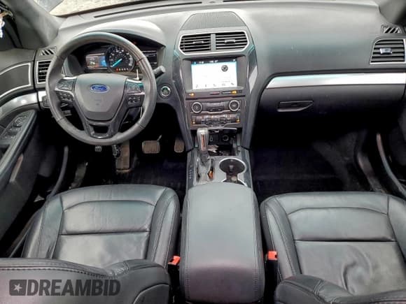 ✅ 2017 Ford Explorer XLT • VIN: 1FM5K8D83HGB51010 • Lot: 93756365. Wystawiony na Copart z przebiegiem 97 248 mil. Bezpłatny archiwum sprzedaży aukcyjnych z USA i szczegółowy raport historii pojazdu na DreamBid. Zdjęcie 8.