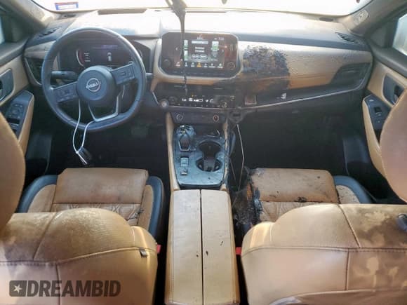 ✅ 2022 Nissan Rogue Platinum • VIN: JN8BT3DC2NW119229 • Lot: 65777745. Wystawiony na Copart z przebiegiem 41 233 mil. Bezpłatny archiwum sprzedaży aukcyjnych z USA i szczegółowy raport historii pojazdu na DreamBid. Zdjęcie 8.