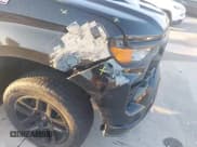 ✅ 2023 Chevrolet Silverado 1500 Custom Trail Boss • VIN: 3GCPDCEKXPG148290 • Lot: 42969215. Wystawiony na IAAI z przebiegiem 41 300 mil. Bezpłatny archiwum sprzedaży aukcyjnych z USA i szczegółowy raport historii pojazdu na DreamBid. Zdjęcie 17.