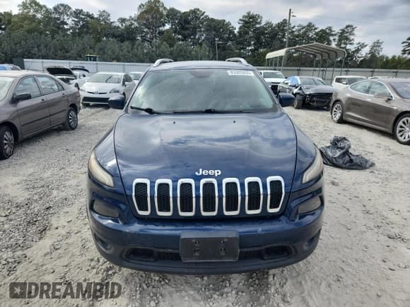 ✅ 2018 Jeep Cherokee Latitude Tech Connect • VIN: 1C4PJLCB3JD596595 • Lot: 85505655. Wystawiony na Copart z przebiegiem 164 918 mil. Bezpłatny archiwum sprzedaży aukcyjnych z USA i szczegółowy raport historii pojazdu na DreamBid. Zdjęcie 5.