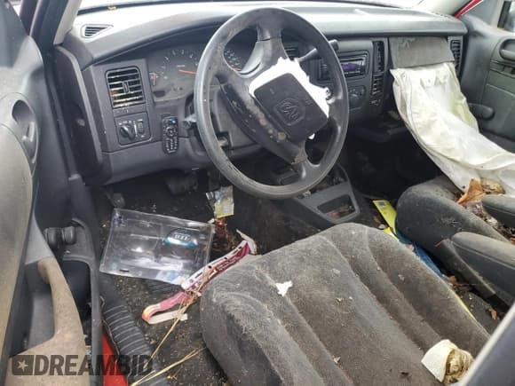 ✅ 2004 Dodge Dakota • VIN: 1D7GL12K84S717711 • Lot: 84288024. Wystawiony na Copart z przebiegiem Nie podano. Bezpłatny archiwum sprzedaży aukcyjnych z USA i szczegółowy raport historii pojazdu na DreamBid. Zdjęcie 8.