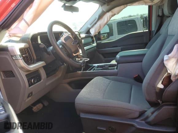 ✅ 2024 Ford F-350 XL • VIN: 1FT8W3BN2REC68270 • Lot: 43765745. Listed on Copart with 4,858 mi. Free auction sales archive from the USA and detailed vehicle history report at DreamBid. Image 7.