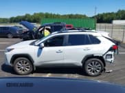 ✅ 2025 Toyota RAV4 XLE Premium • VIN: 2T3C1RFV4SW398314 • Lot: 43091988. Wystawiony na IAAI z przebiegiem 3 536 mil. Bezpłatny archiwum sprzedaży aukcyjnych z USA i szczegółowy raport historii pojazdu na DreamBid. Zdjęcie 15.