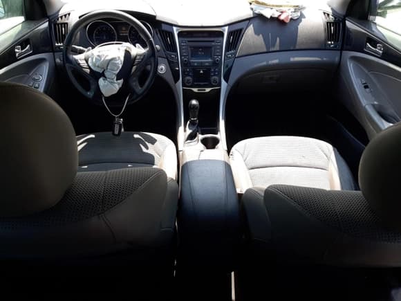 ✅ 2014 Hyundai Sonata Limited • VIN: 5NPEC4AB2EH926737 • Lot: 68716194. Listed on Copart with 70,161 mi. Free auction sales archive from the USA and detailed vehicle history report at DreamBid. Image 8.