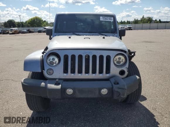 ✅ 2014 Jeep Wrangler Unlimited Sahara • VIN: 1C4BJWEG9EL108847 • Lot: 70563165. Wystawiony na Copart z przebiegiem 172 316 mil. Bezpłatny archiwum sprzedaży aukcyjnych z USA i szczegółowy raport historii pojazdu na DreamBid. Zdjęcie 5.