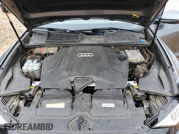 ✅ 2021 Audi Q8 Prestige • VIN: WA1FVAF14MD003297 • Lot: 84625125. Wystawiony na Copart z przebiegiem 112 223 mil. Bezpłatny archiwum sprzedaży aukcyjnych z USA i szczegółowy raport historii pojazdu na DreamBid. Zdjęcie 12.