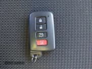 ✅ 2016 Toyota RAV4 XLE • VIN: JTMRJREV8GD031139 • Lot: 43686413. Listed on IAAI with 207,032 mi. Free auction sales archive from the USA and detailed vehicle history report at DreamBid. Image 11.